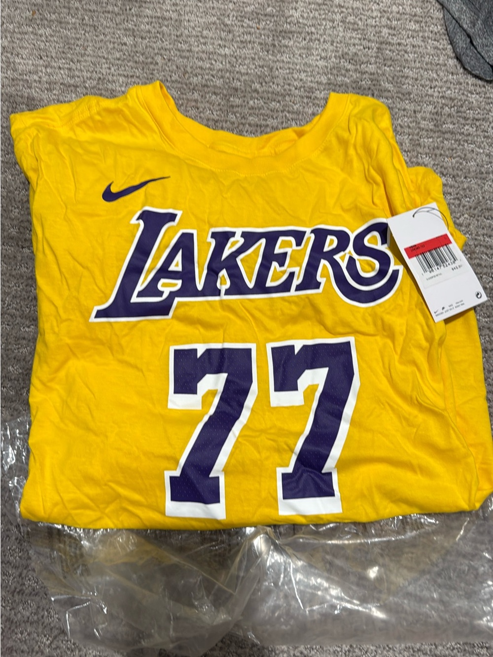 Nike Mens Lakers Yellow and Purple #77 Jersey Tee